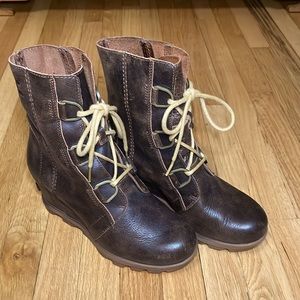 Sorel Joan of Arctic Wedge II size 7 in Burro color